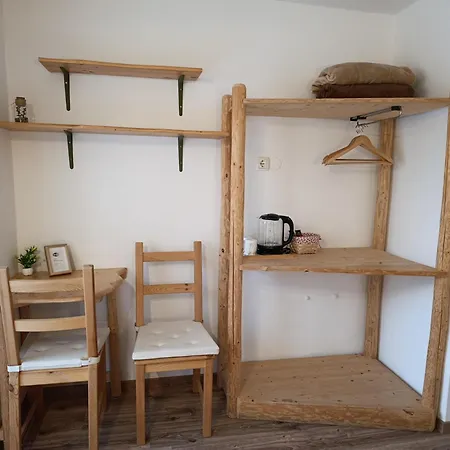 And Cerkovnik بيت ضيافة 2*