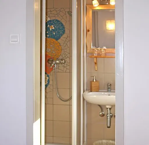 And Cerkovnik בית הארחה בוהין