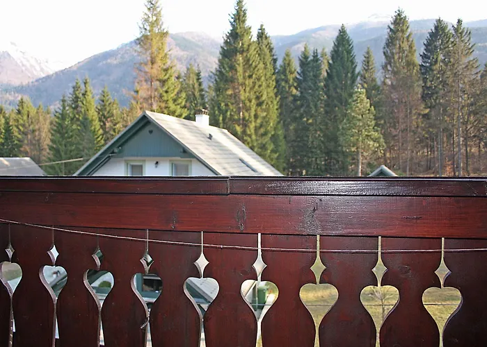 And Cerkovnik בית הארחה 2*