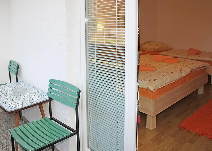 And Cerkovnik בית הארחה